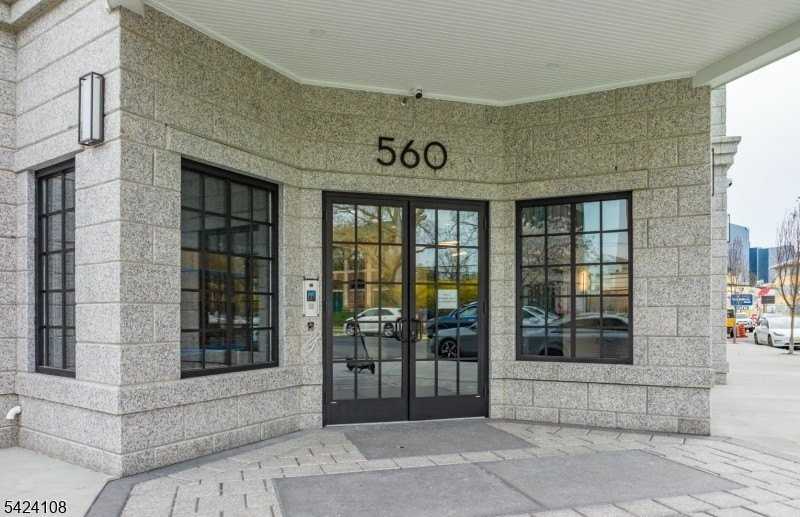 558 Market St - Photo 2 of 17