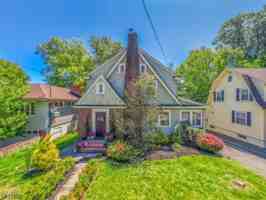 featured image of 366 Gregory Ave