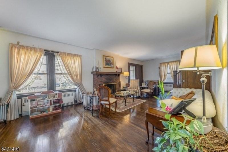 366 Gregory Ave - Photo 4 of 44