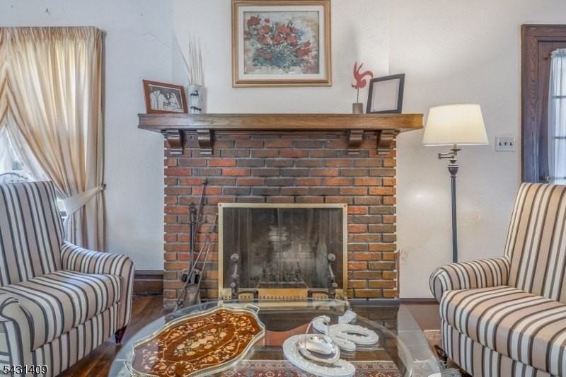 366 Gregory Ave - Photo 5 of 44