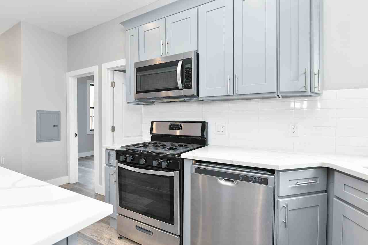 30 63rd St #3R - Photo 3 of 16