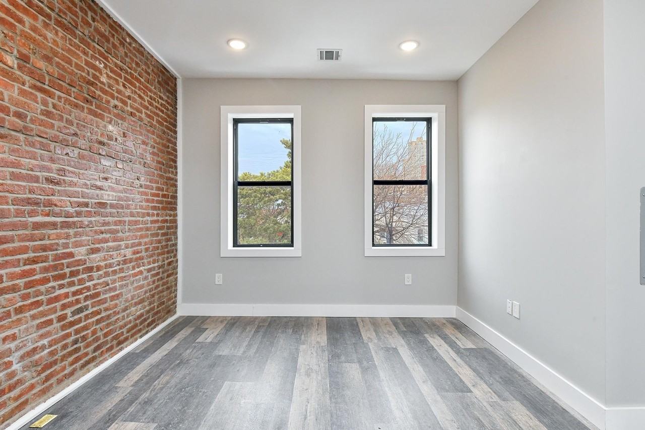 30 63rd St #3R - Photo 7 of 16