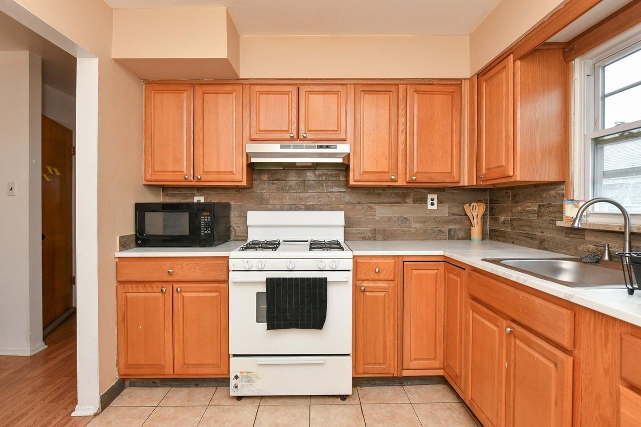 207 Manhattan Ave #2 - Photo 3 of 24