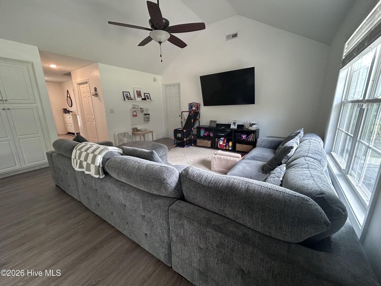 308 Prince William Dr - Photo 4 of 20