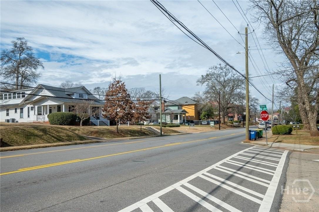 1439 S Milledge Ave - Photo 5 of 9