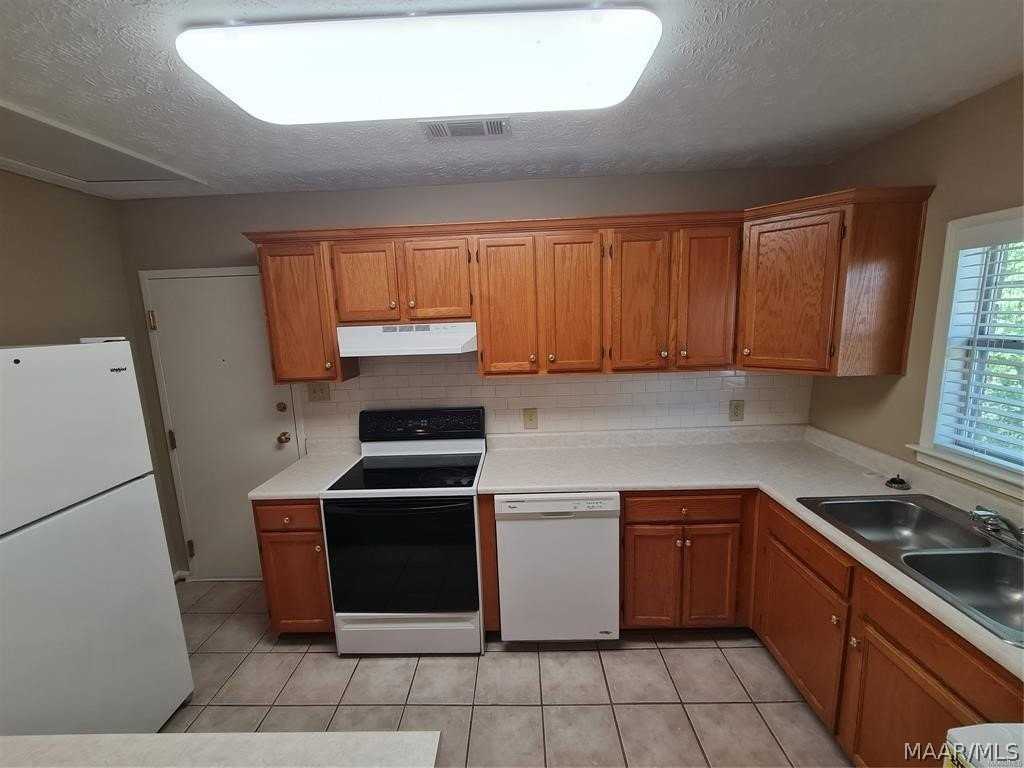 3709 Le Bron Rd #D - Photo 6 of 22