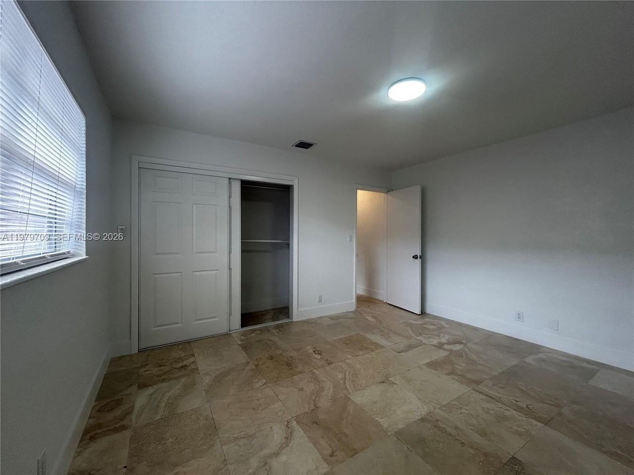 916 Sw 10th St #1-3 - Photo 3 of 19