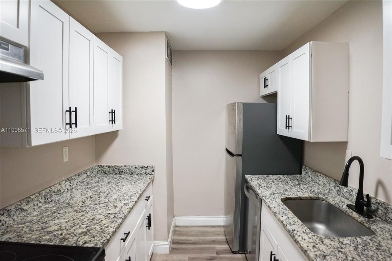 4280 Woodside Dr #12 - Photo 7 of 23