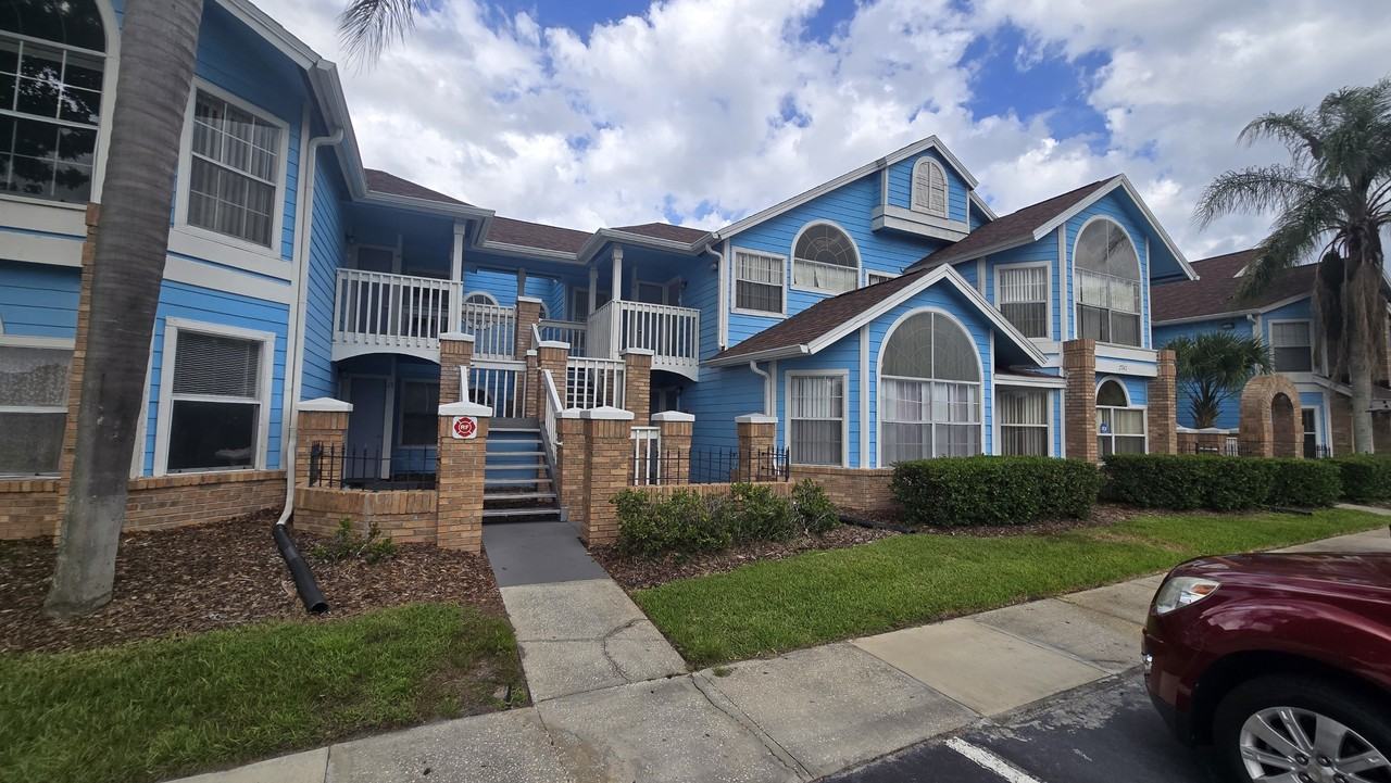 2747 N Poinciana Blvd #1 - Photo 2 of 17