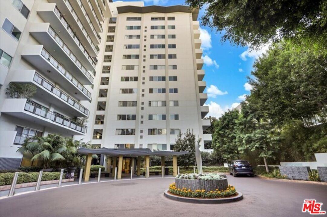 1155 N La Cienega Blvd #6