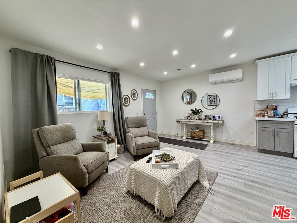 7764 Fountain Ave - Photo 3 of 8