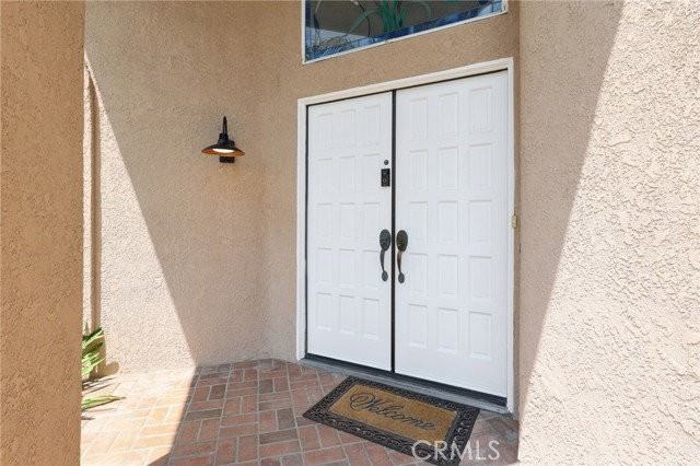 23205 Azela Cir - Photo 2 of 8