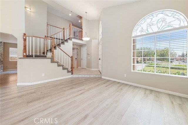23205 Azela Cir - Photo 4 of 8