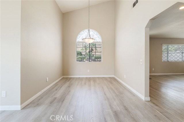 23205 Azela Cir - Photo 5 of 8