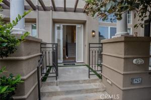featured image of 6237 Surfcove Cir