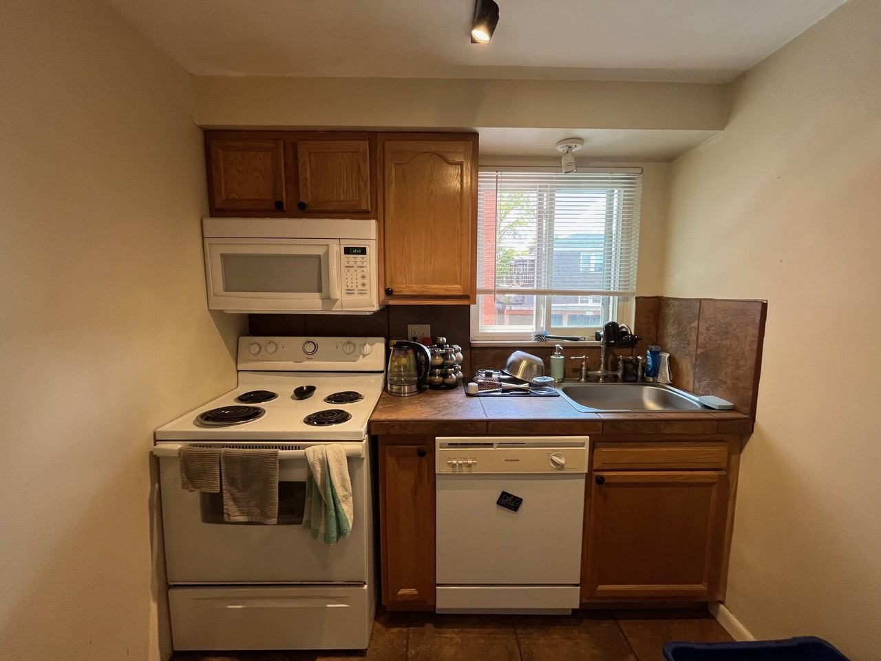 120 Lacrosse St #G3