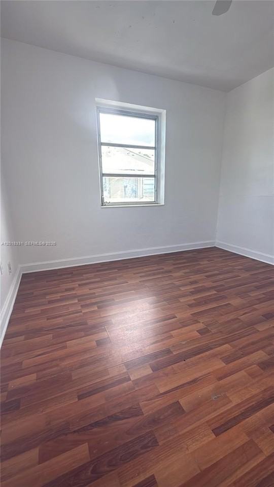 133 Nw 43rd Pl #B - Photo 2 of 25