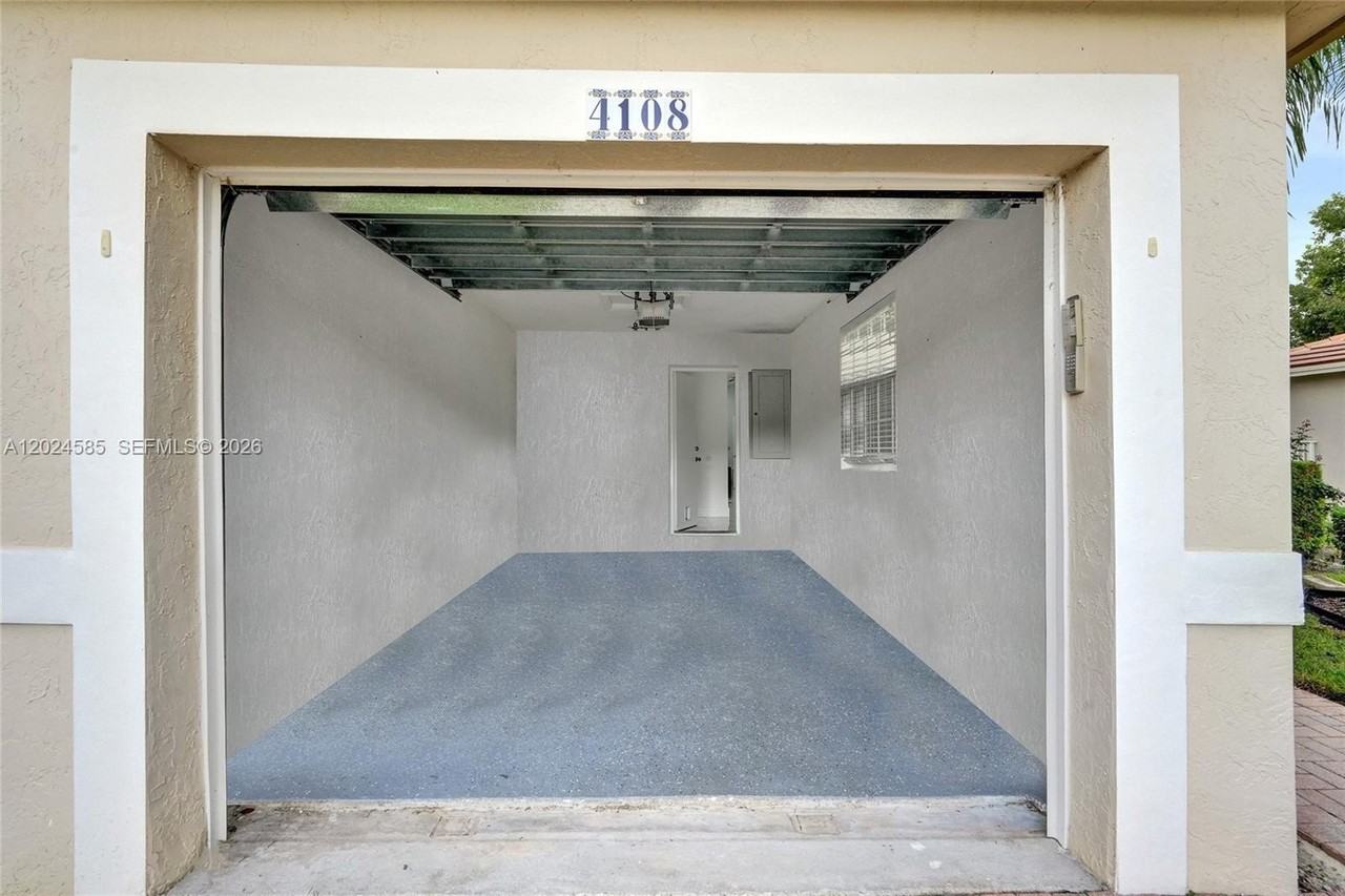 4108 Sapphire Ter - Photo 2 of 33