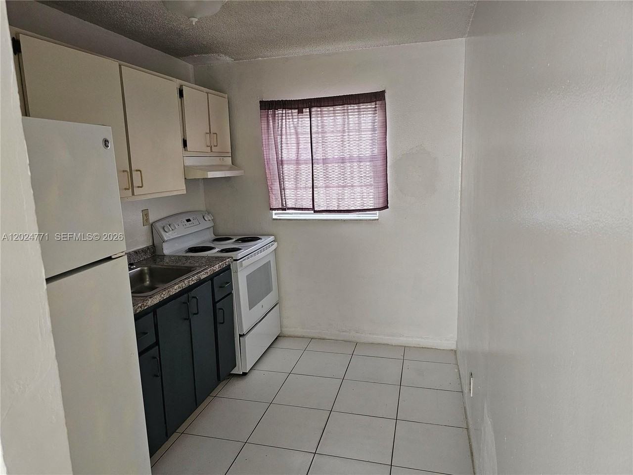 2435 Nw 8th Pl #2 - Photo 2 of 2