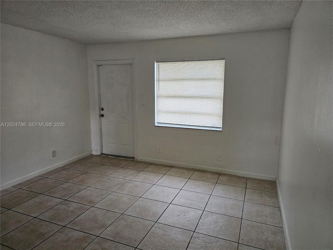 2451 Nw 8th Pl #1 - Photo 4 of 8