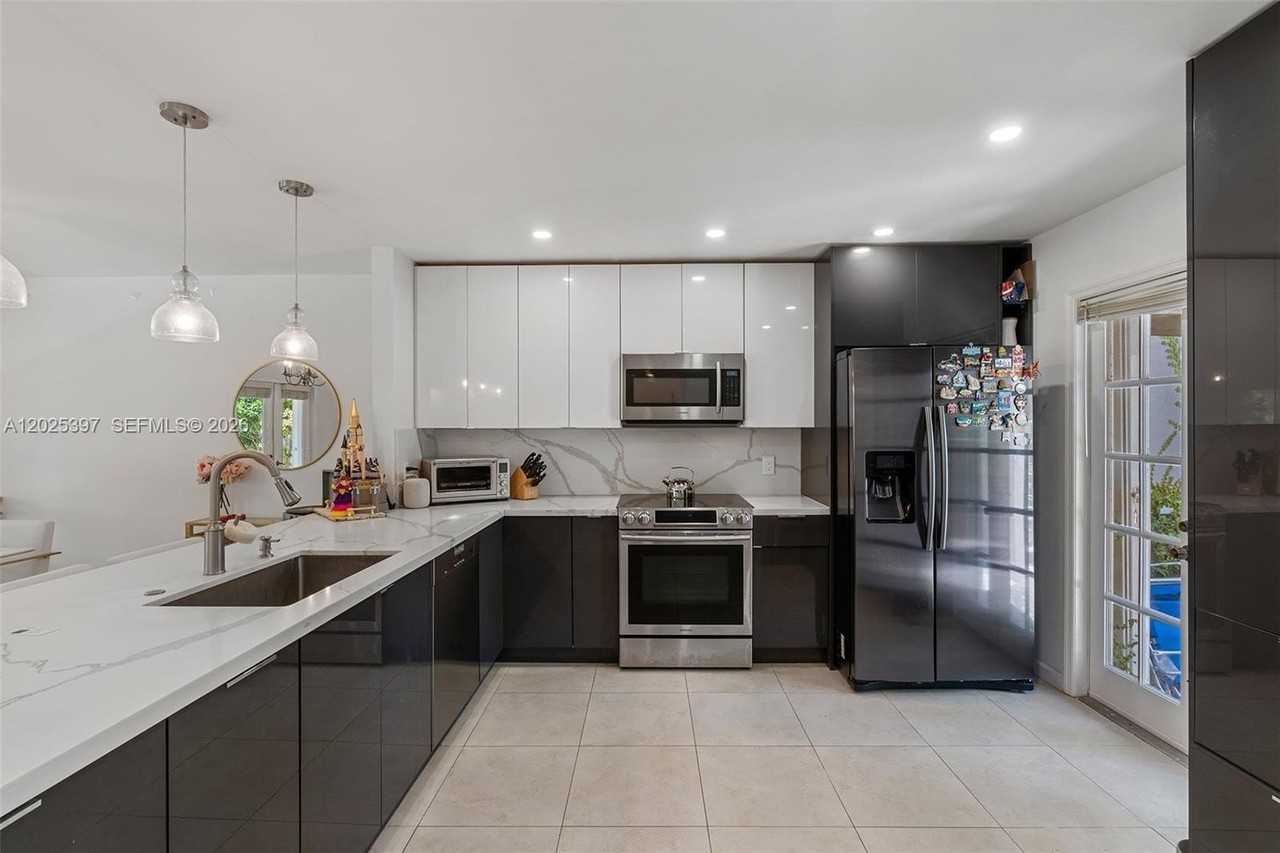 7140 Sw 55th Ter W - Photo 3 of 25