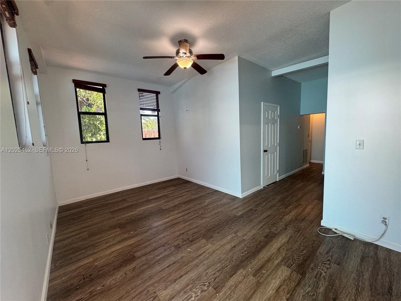 823 Ne 19th Ave #1-3 - Photo 6 of 26