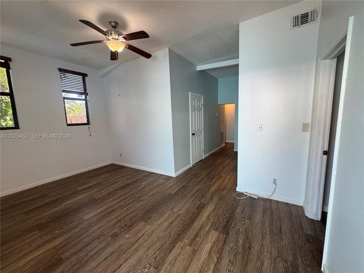 823 Ne 19th Ave #1-3 - Photo 7 of 26