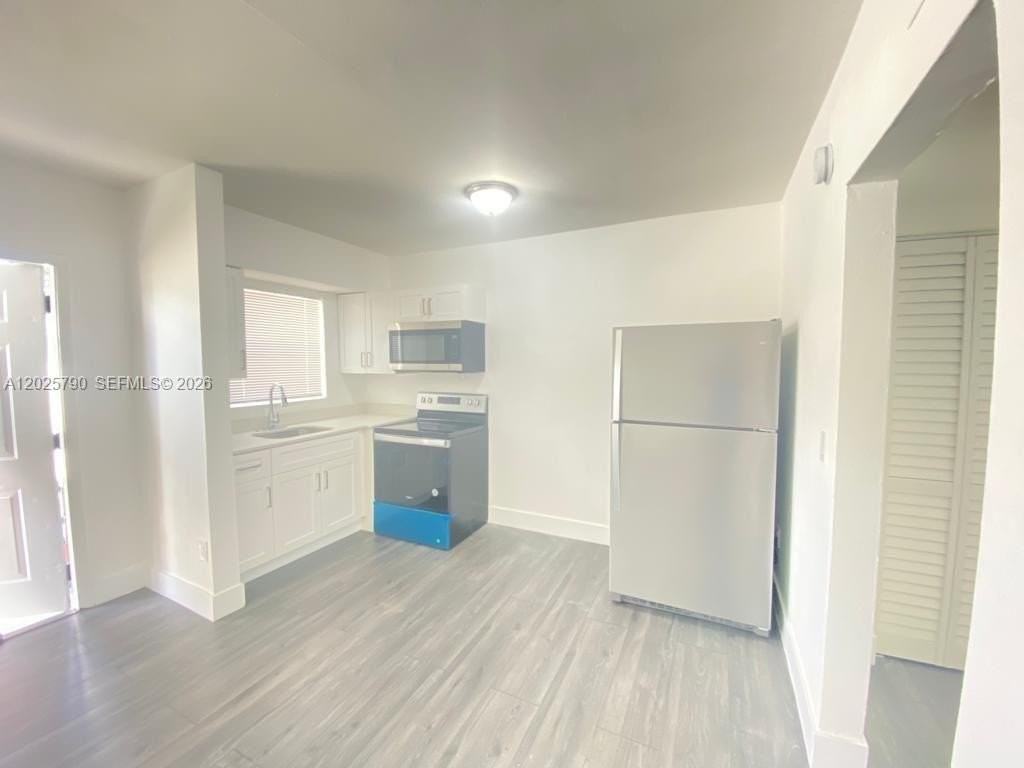 2150 Nw 24th St #2 - Photo 3 of 13