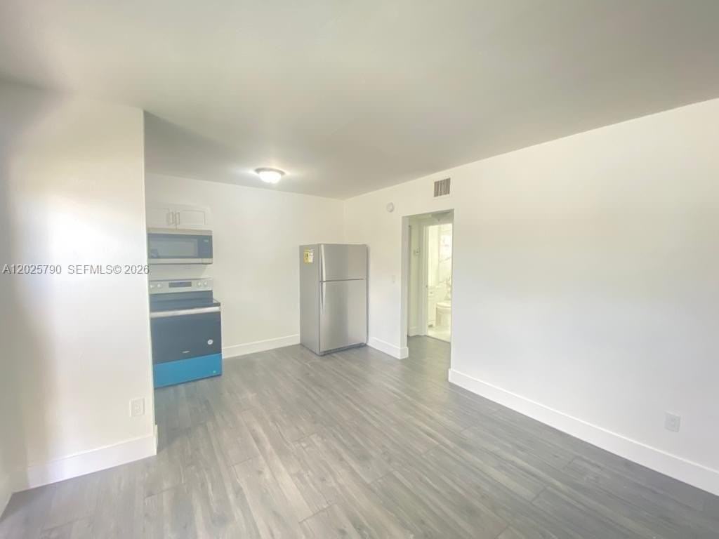 2150 Nw 24th St #2 - Photo 5 of 13