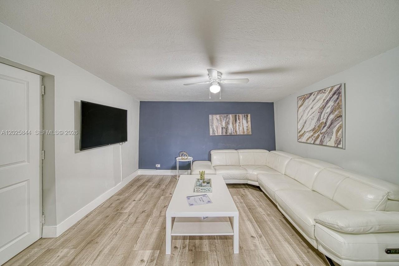 7620 Sw 21st St #7620 - Photo 2 of 19
