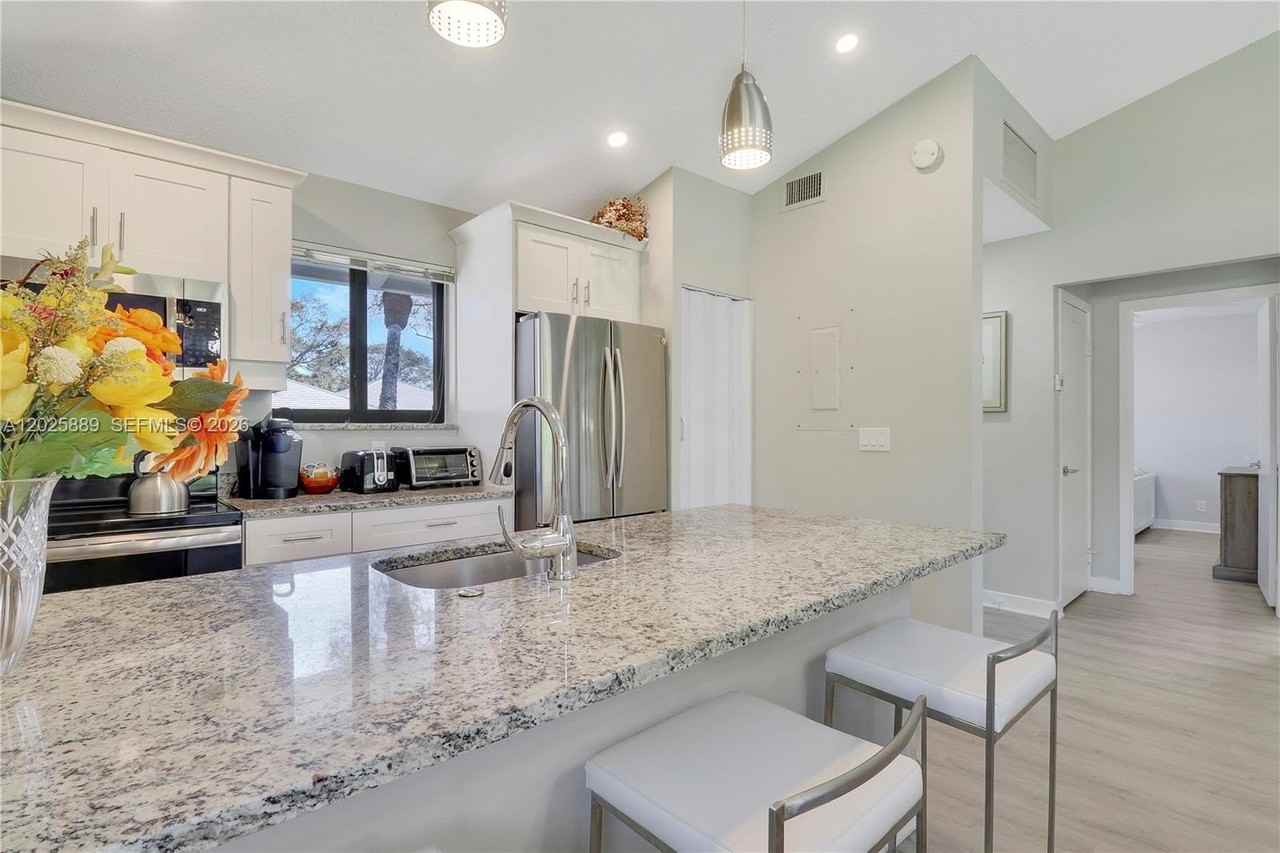 105 Club Dr #105 - Photo 4 of 25