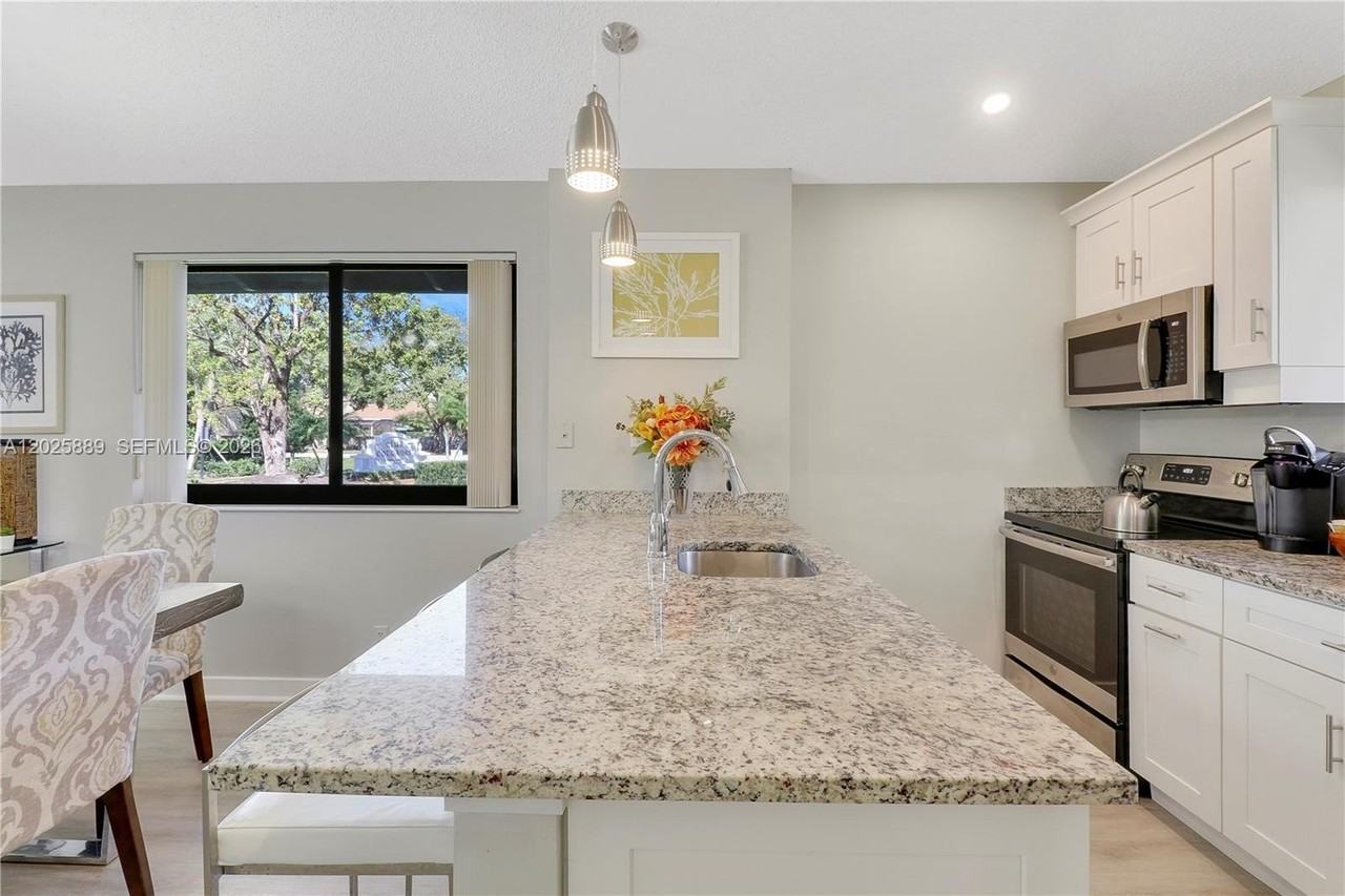 105 Club Dr #105 - Photo 5 of 25