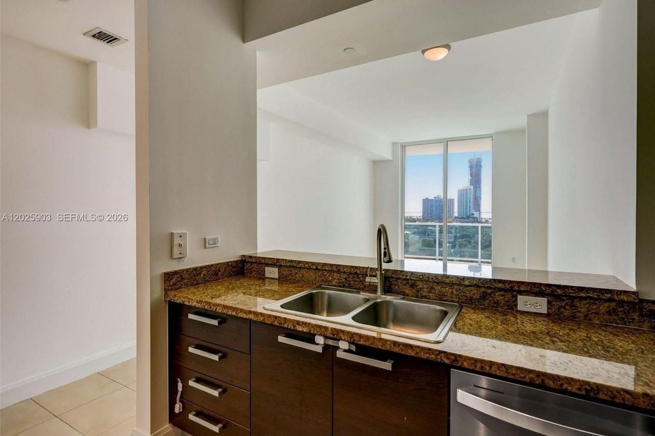 2525 Sw 3rd Ave #1009 - Photo 4 of 15