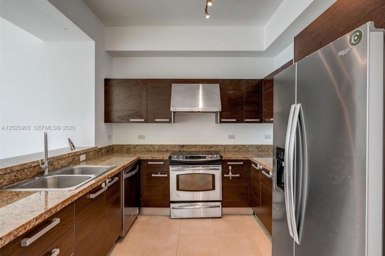 2525 Sw 3rd Ave #1009 - Photo 6 of 15