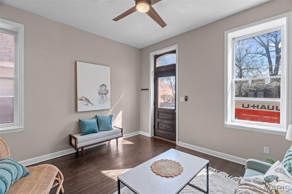 2253 Indiana Ave - Photo 5 of 50
