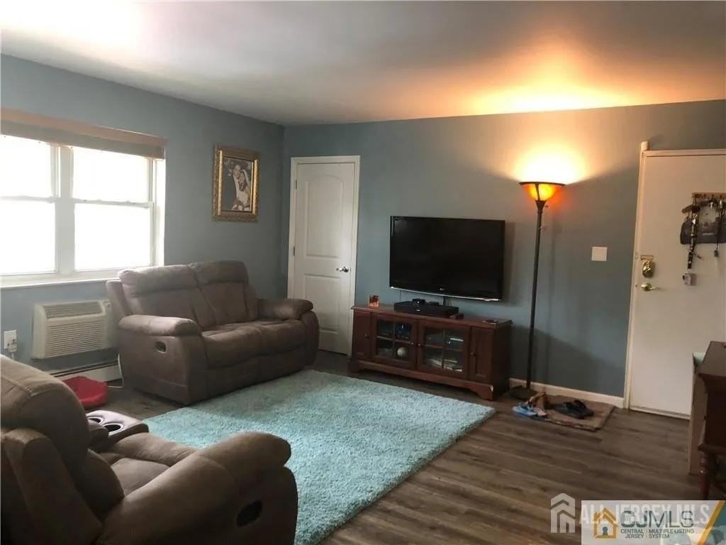 289 Main St #11D