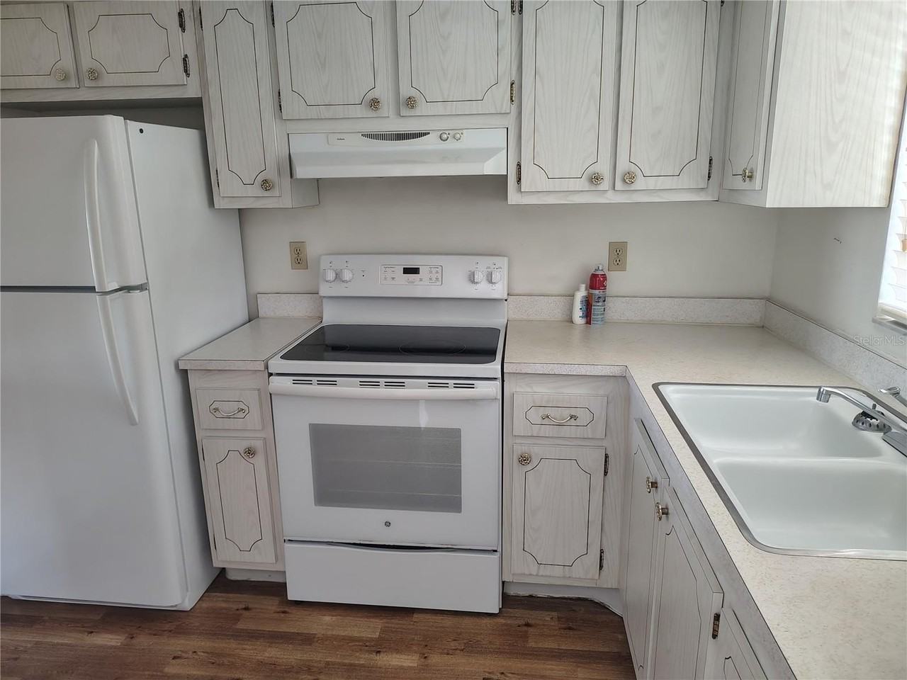 3737 Lake Bayshore Dr #213 - Photo 3 of 14