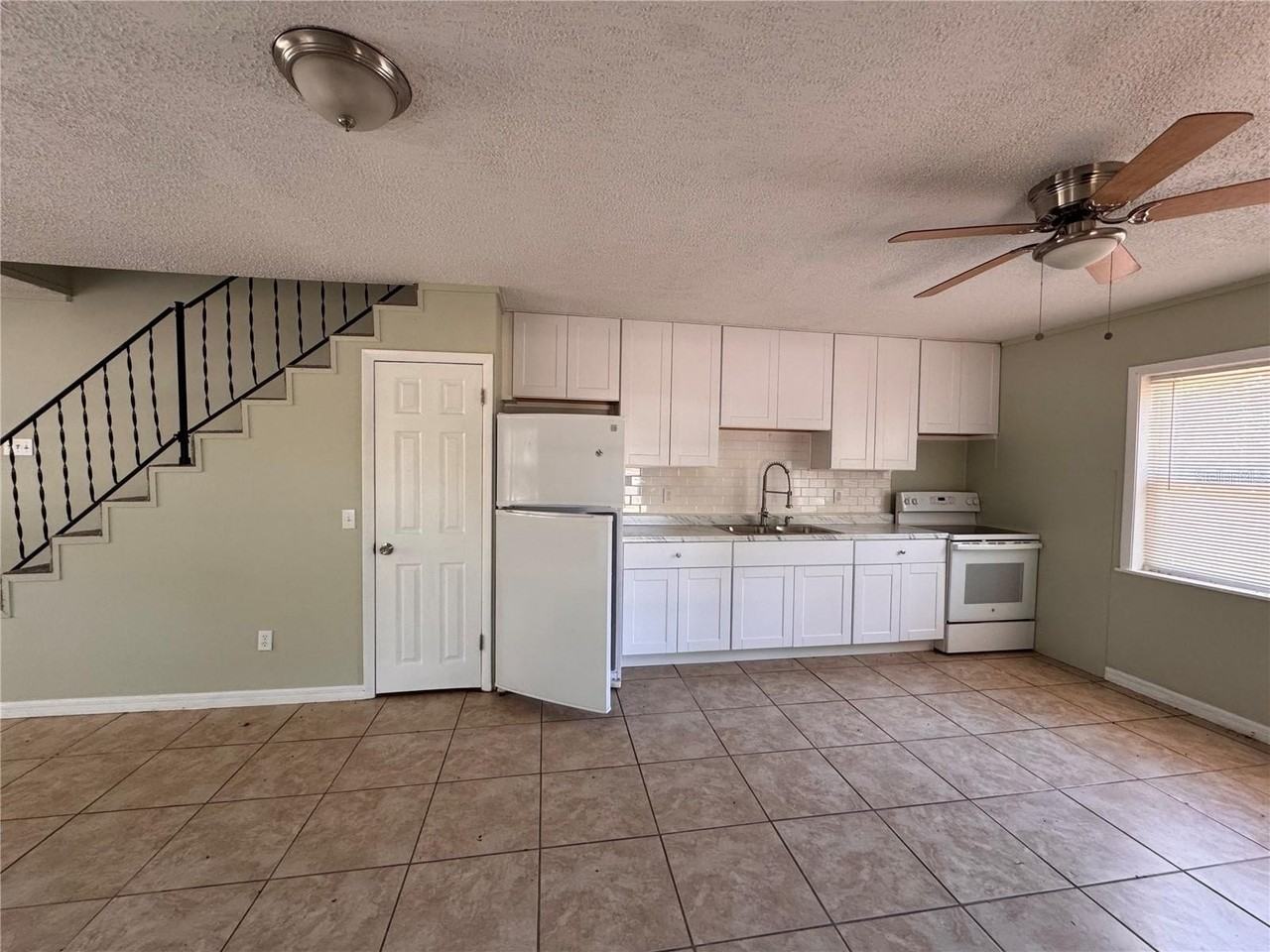 536 Orange St #538 - Photo 4 of 15