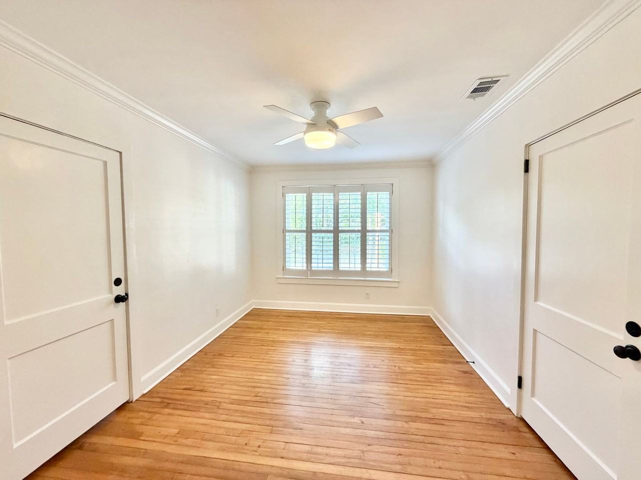 637 Columbus Dr - Photo 2 of 23