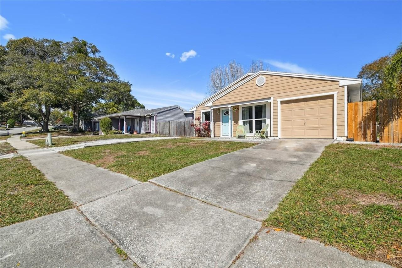 2803 Northcote Dr - Photo 3 of 36