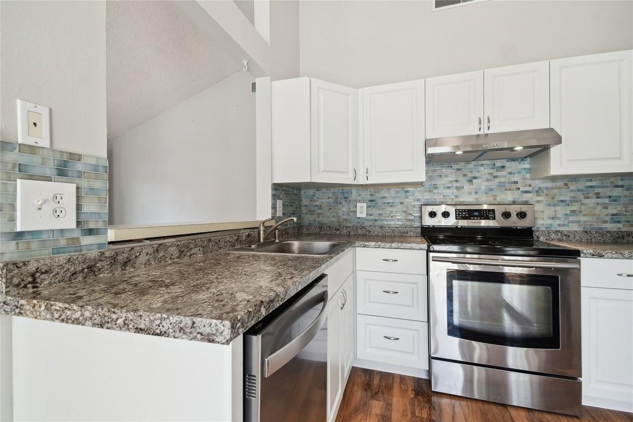 2803 Northcote Dr - Photo 4 of 36