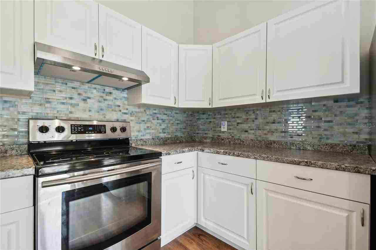 2803 Northcote Dr - Photo 5 of 36