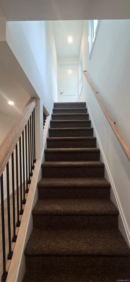 90 Nassau Rd - Photo 2 of 13