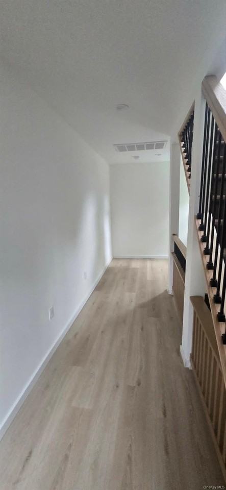 90 Nassau Rd - Photo 3 of 13