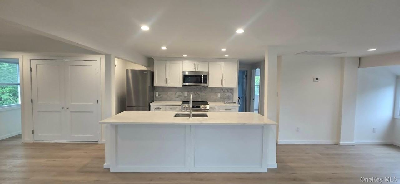 90 Nassau Rd - Photo 4 of 13