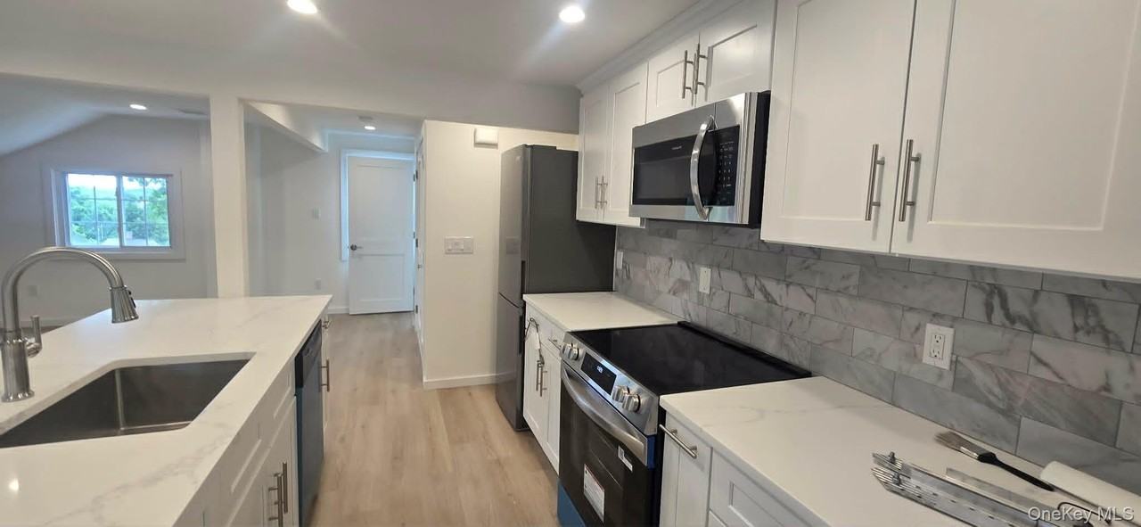 90 Nassau Rd - Photo 6 of 13