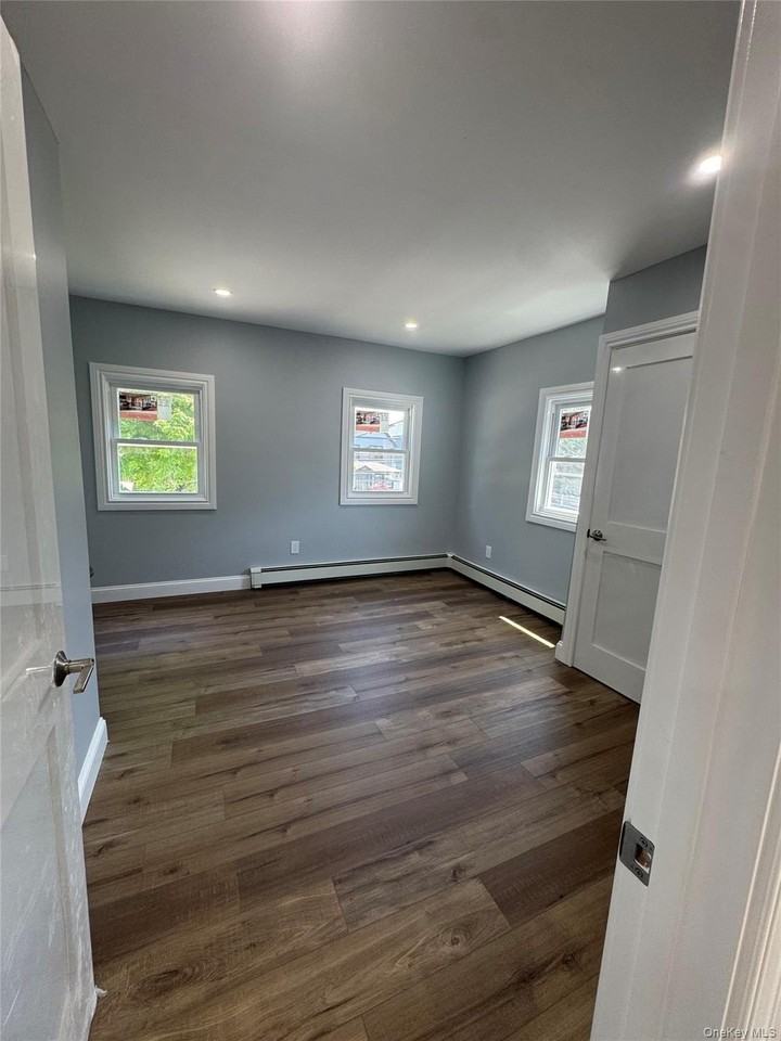 158 Church St - Photo 3 of 9