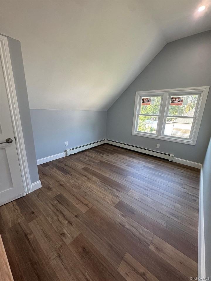 158 Church St - Photo 4 of 9