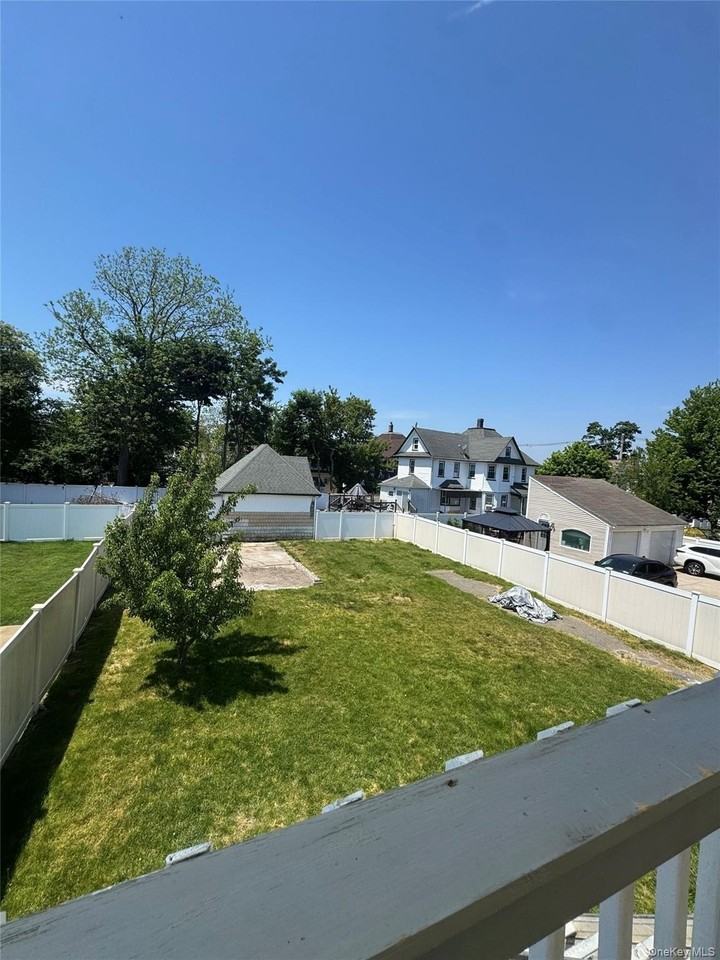 158 Church St - Photo 7 of 9