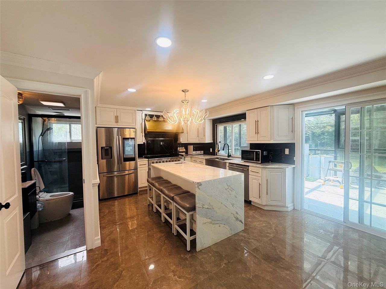 52 Miller Pl - Photo 2 of 18